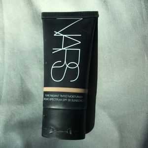 Nars pure radiant tinted moisturizer